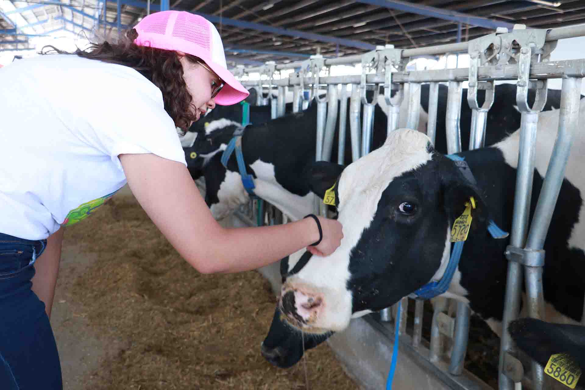 Alumna del Tec en el rancho agropecuario en Querétaro