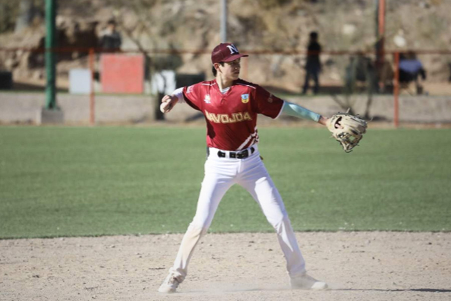 estudiante-prepatec-navojoa-firma-con-gigantes-de-san-francisco-béisbol