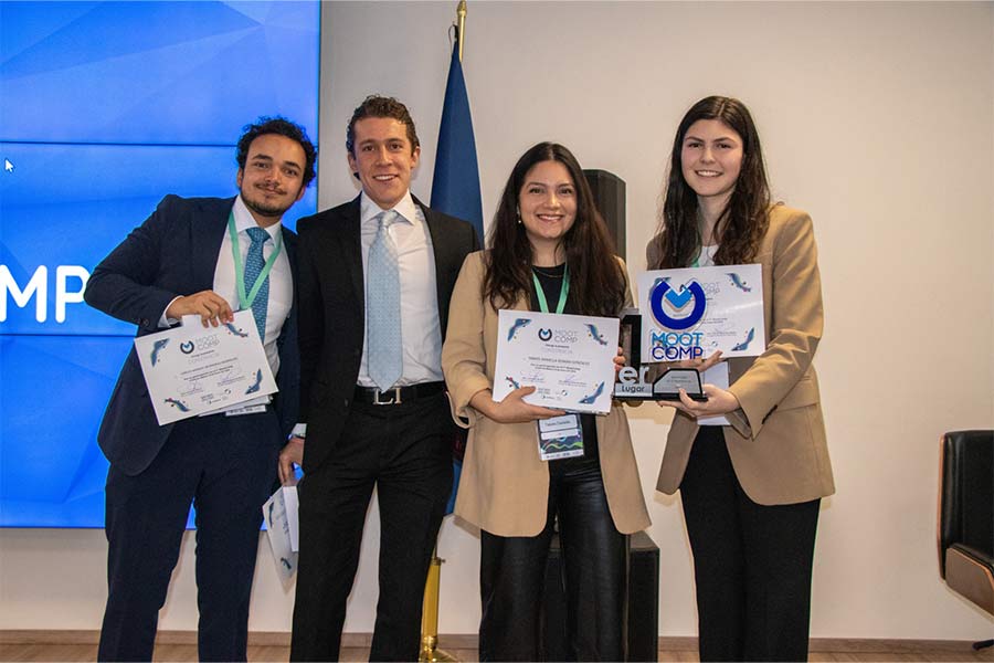 Estudiantes del Tec Santa Fe ganan concurso de derecho MootComp