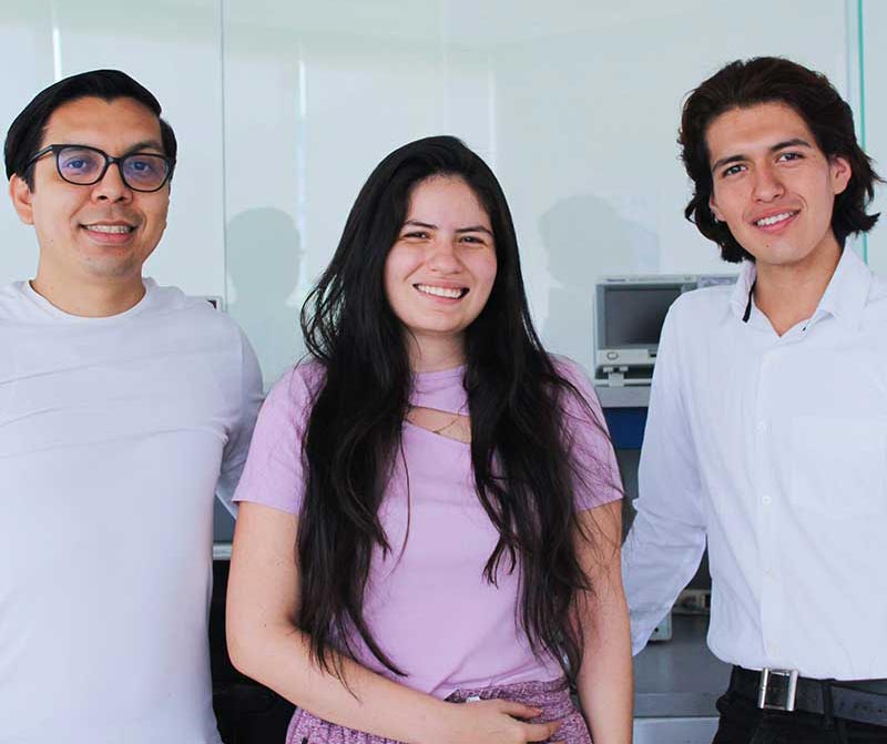 Estudiantes de ingeniería del Tecnológico de Monterrey campus Cuernavaca publicaron un artículo científico en la revista "Research in Computing Science" del Instituto Politécnico Nacional, basado en la investigación para el desarrollo de un sistema de reconocimiento para la lengua de señas (ASL). 