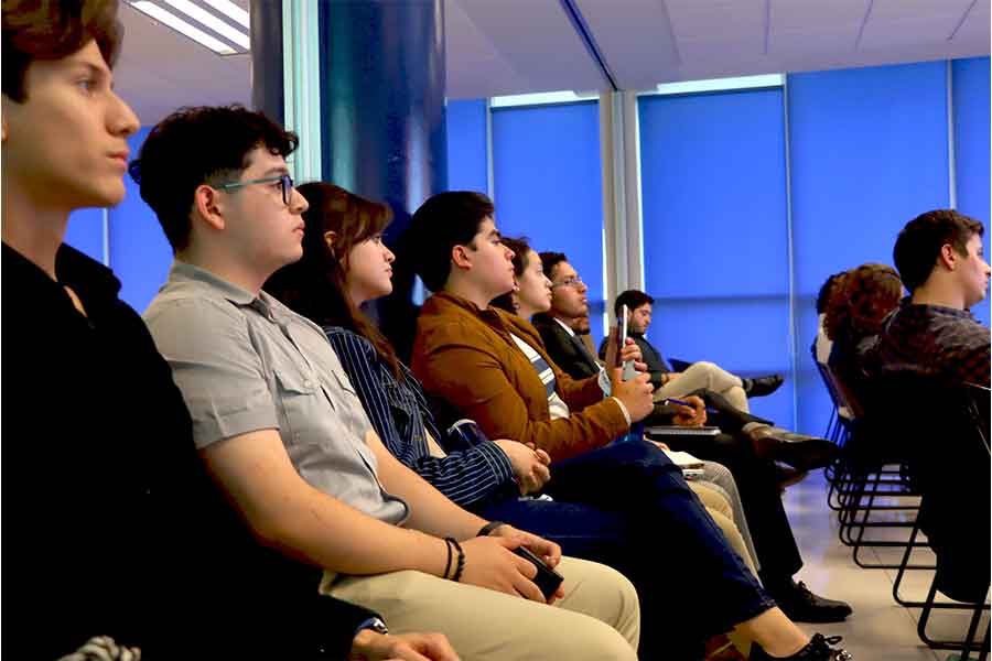 Estudiantes participan en reto con empresa Daikin