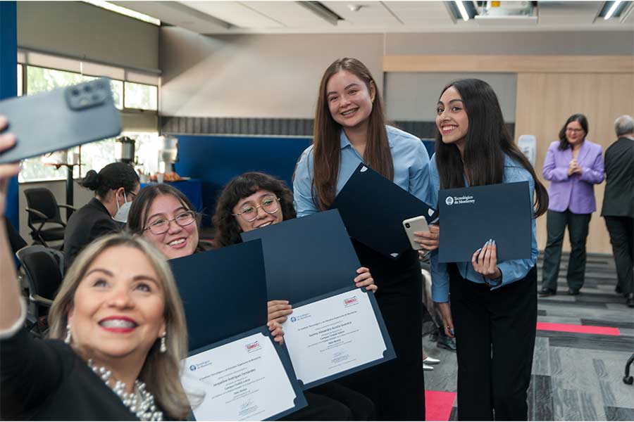 Estudiantes ganan reto nacional de negocios con propuesta sustentable para Bimbo