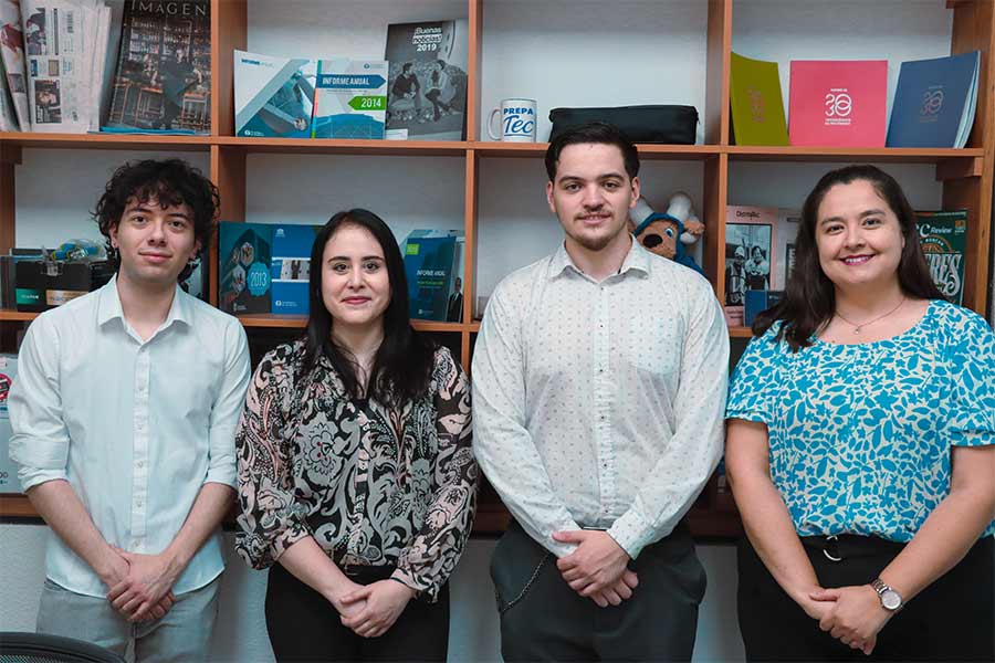 Estudiantes del Tec de Monterrey ganando el Reto Internacional de Simuladores de Negocios de LABSAG