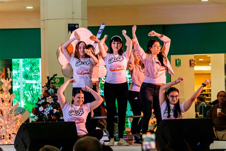 Alumnas de arte y cultura del Tec de Monterrey campus Laguna se presentan en muestra musical de Grease