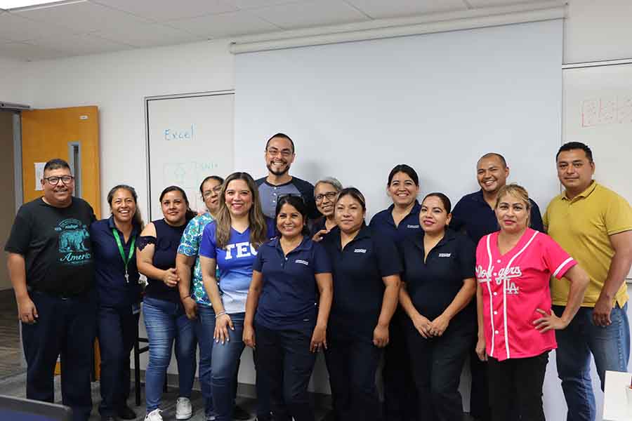 Uno de los grupos de las clases de computación para colaboradores Tec.