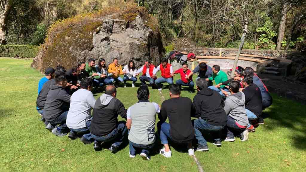 Los talleres dirigidos por Grissel Vargas ayudan a mejorar el trabajo en equipo