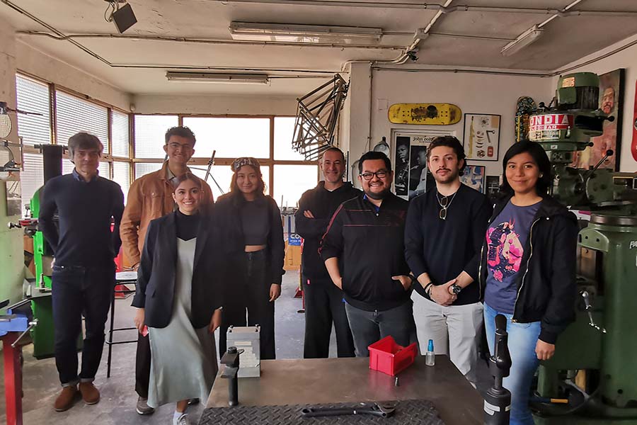 La clase tenía en total total 15 alumnos, 6 de ellos fueron a Madrid