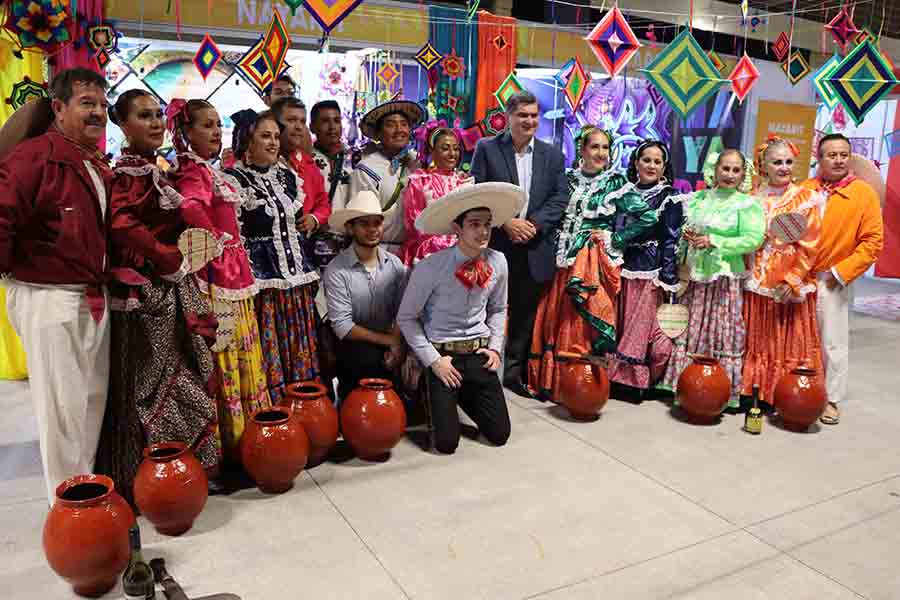 Pabellón cultural de Nayarit en EXPOTEC con David Garza, rector y presidente del Tec de Monterrey