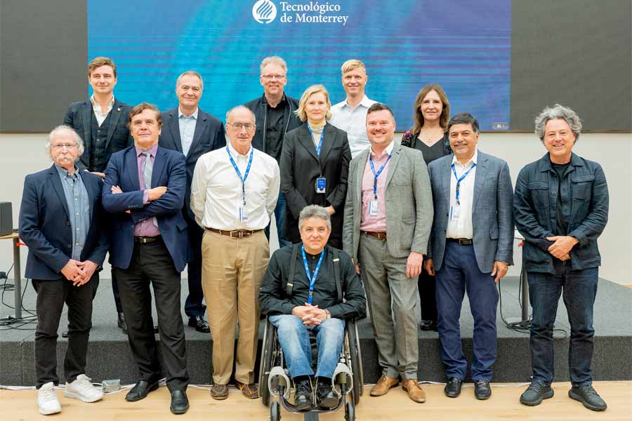 El Tec de Monterrey creó la iniciativa Faculty of Excellence para atraer a líderes destacados como profesores distinguidos.