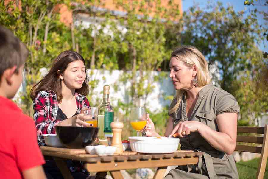 La especialista dio tips a los padres sobre cómo educar hijos adolescentes. 