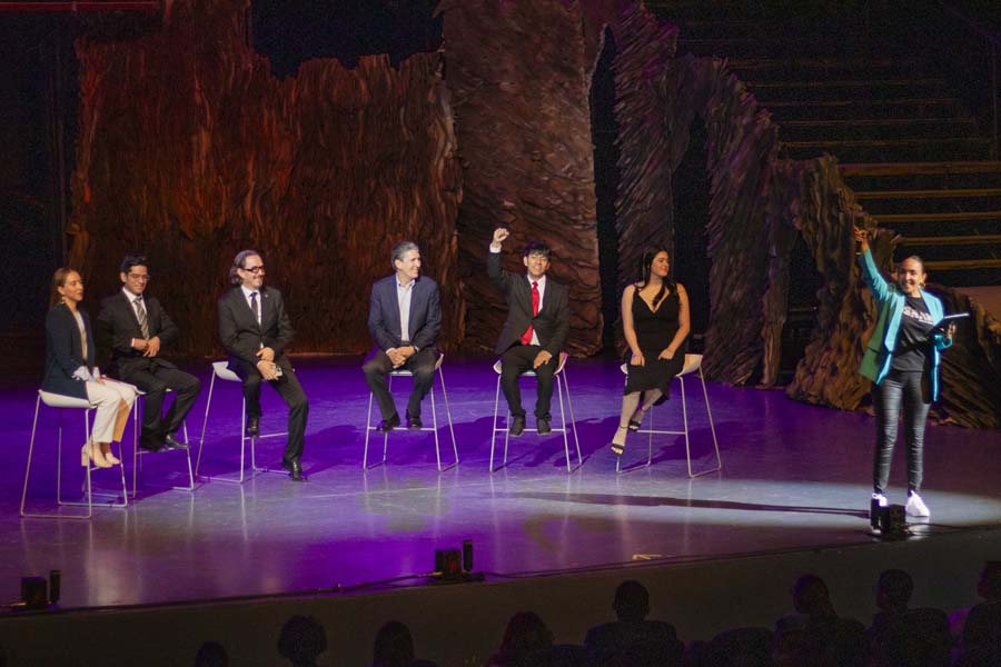 Fernanda Romero durante premiación de Vibrart 2024