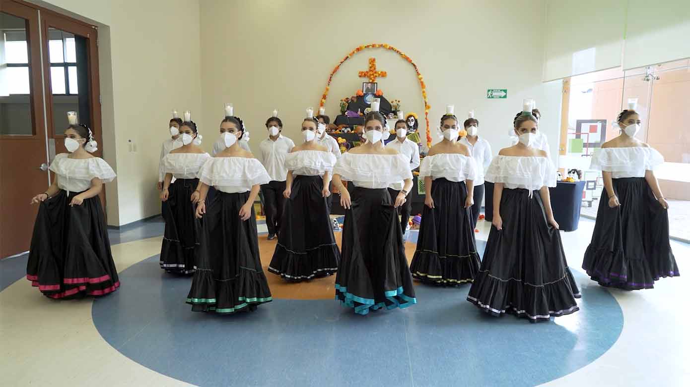 Fiesta de Humanidades en PrepaTec Santa Anita celebra el Día de Muertos.