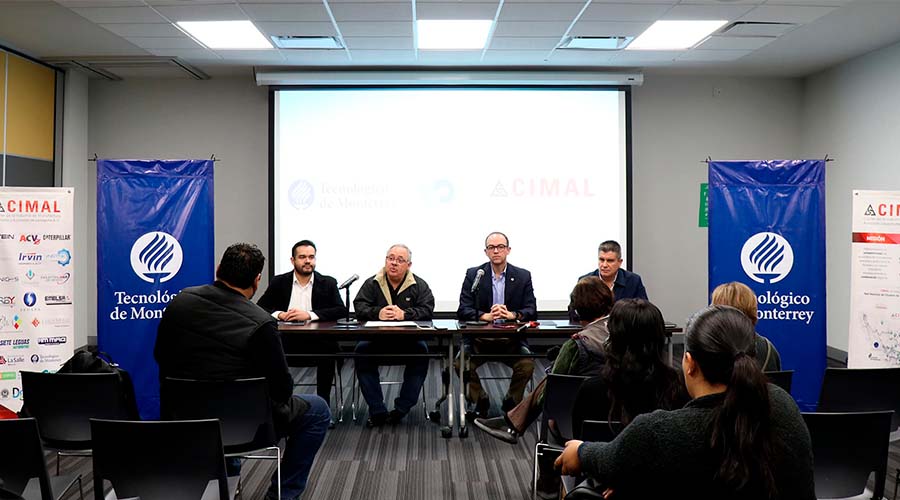 Presencia de medios en la rueda de prensa de la firma de convenio entre el Tec campus Laguna y el clúster