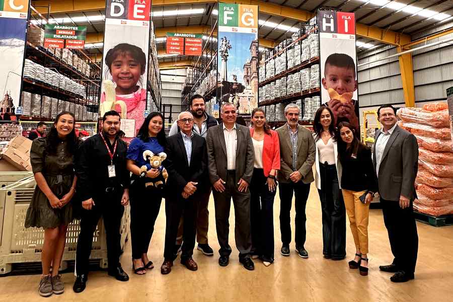 Firma de convenio Tec campus Puebla con banco de alimentos