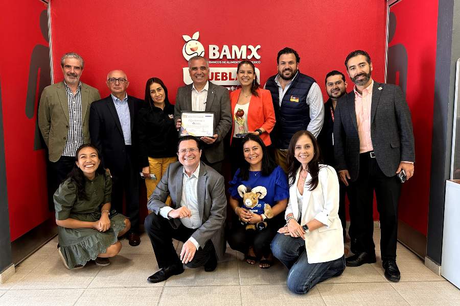 Firma de convenio Tec campus Puebla con banco de alimentos