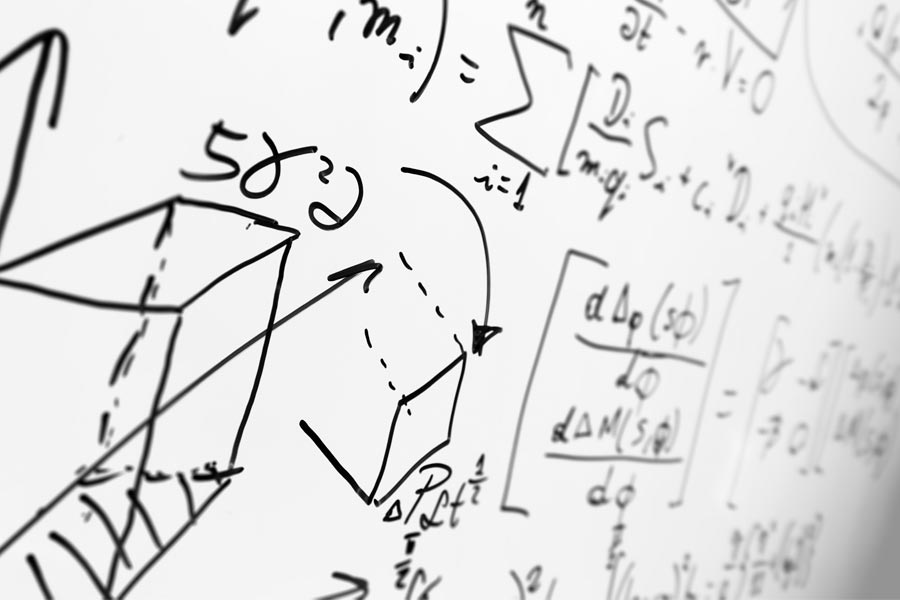 formulas matematicas en un pizarron