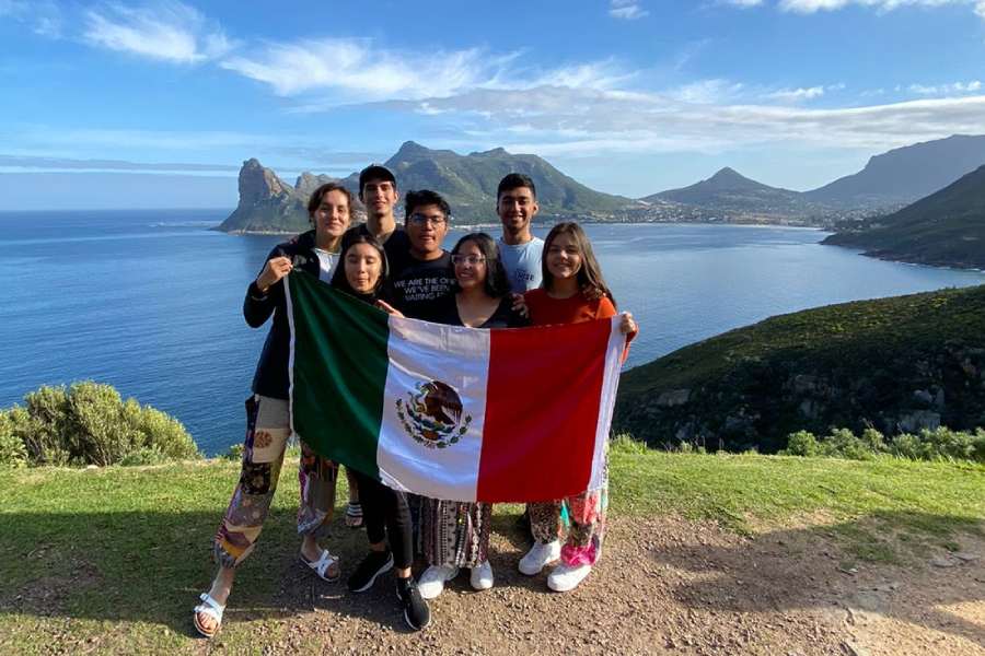 Jóvenes mexicanos que ganaron la beca Rise en su primera convocatoria participaron en un encuentro global realizado en Sudáfrica