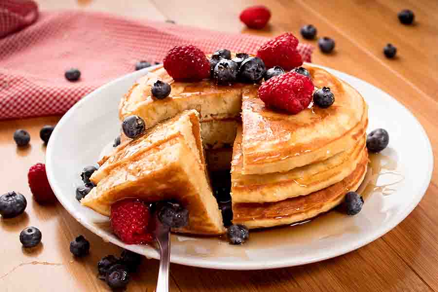 hotcakes con avena y frutas