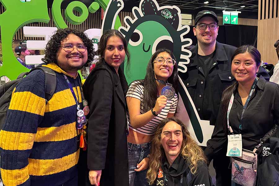 Estudiantes del Tec campus Estado de México con la medalla de oro de iGEM 2024, competencia internacional de biología sintética.