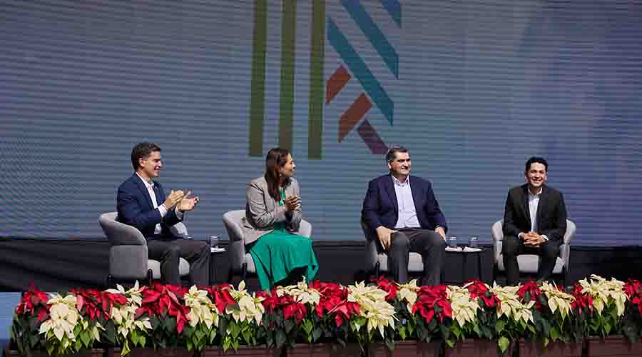 Imagen de inauguración con representantes del Tec