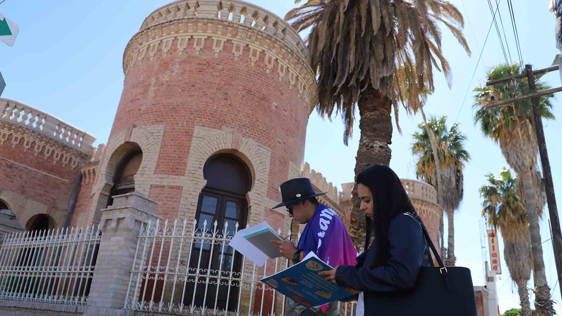 Alumnos del Tec realizaron dibujos de edificios arquitectónicos de San Pedro