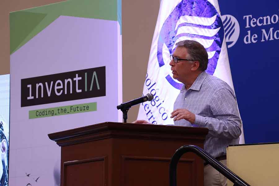 Foro de inteligencia artificial InventIA en Tec Guadalajara.