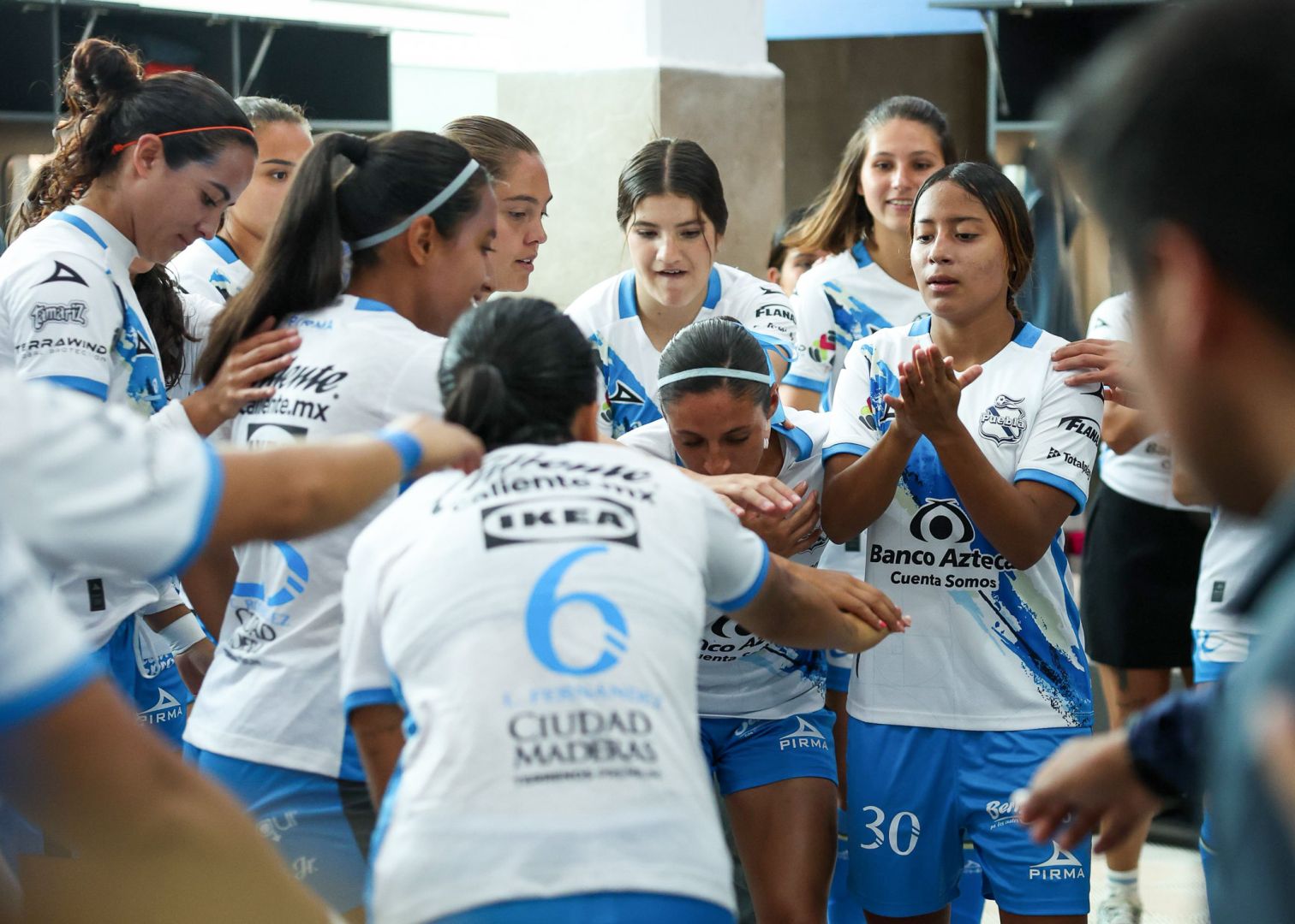 Club Puebla Femenil en vestidores previo a partido