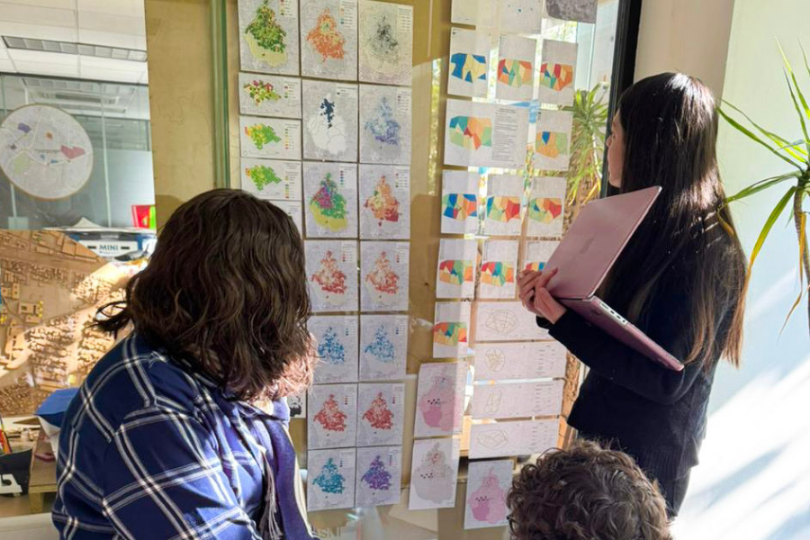 Melanie Carrera durante su investigaci&oacute;n.