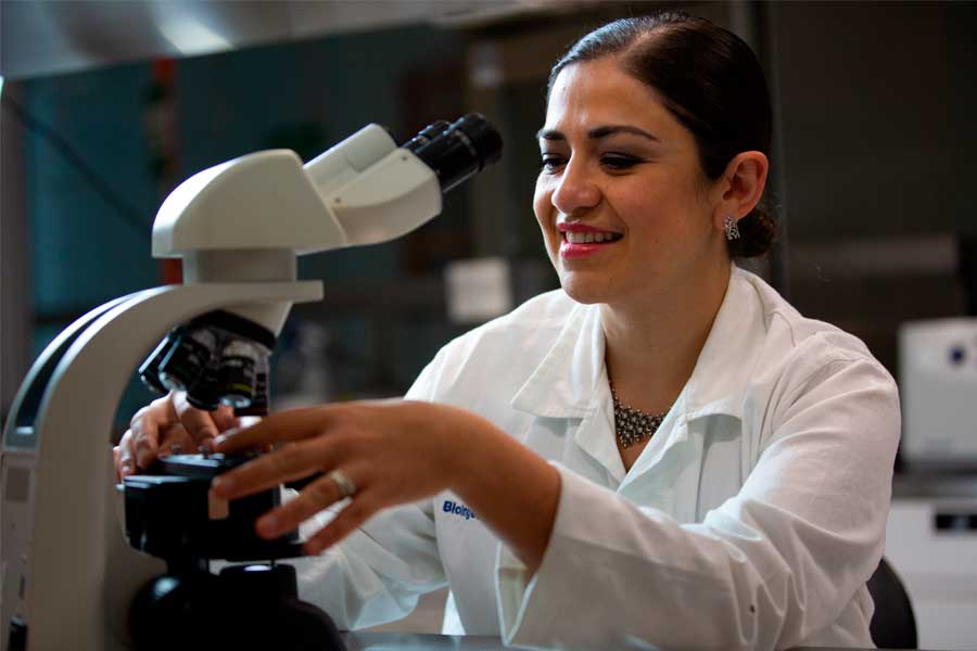 La Dra. Janeth Gutiérrez fue distinguida con el Premio INSIGNIA.