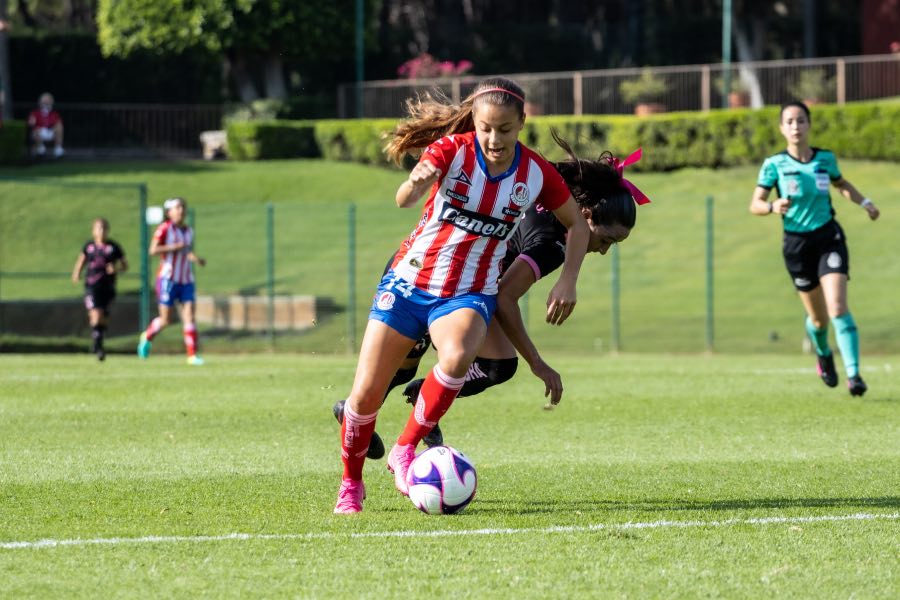 Isa Kasis, jugadora profesional del Atlético de San Luis 