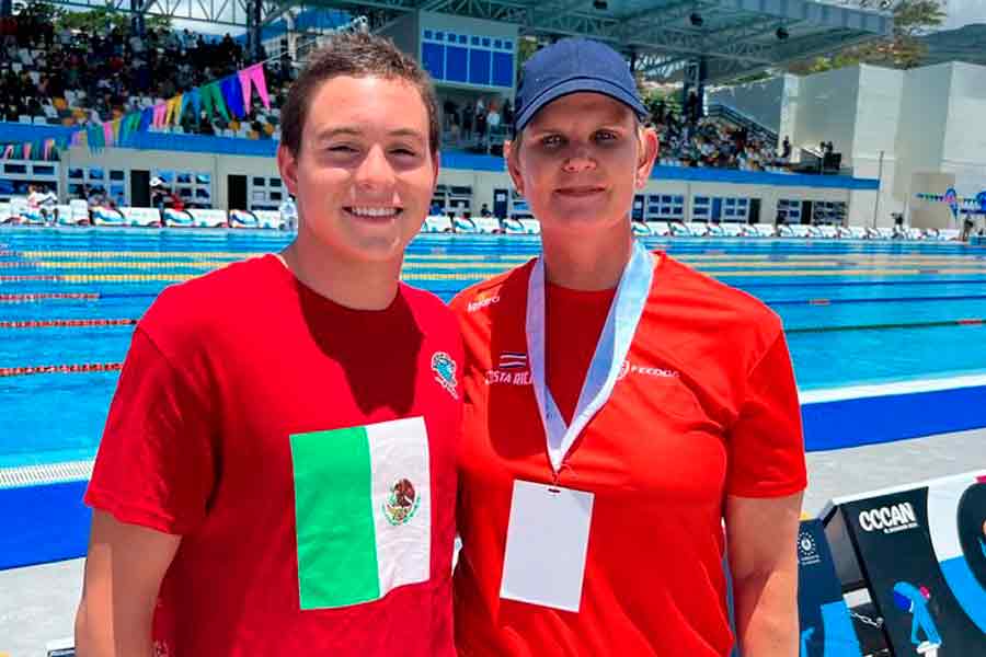 Javier Díaz representando a México