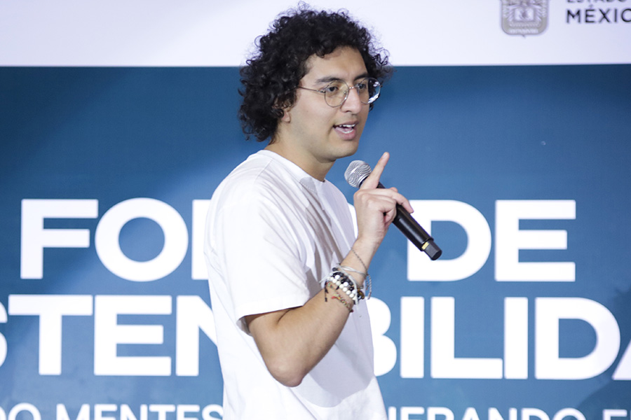 Jazziel Mart&iacute;nez, estudiante del Tec campus Monterrey, presentando su proyecto: noli.