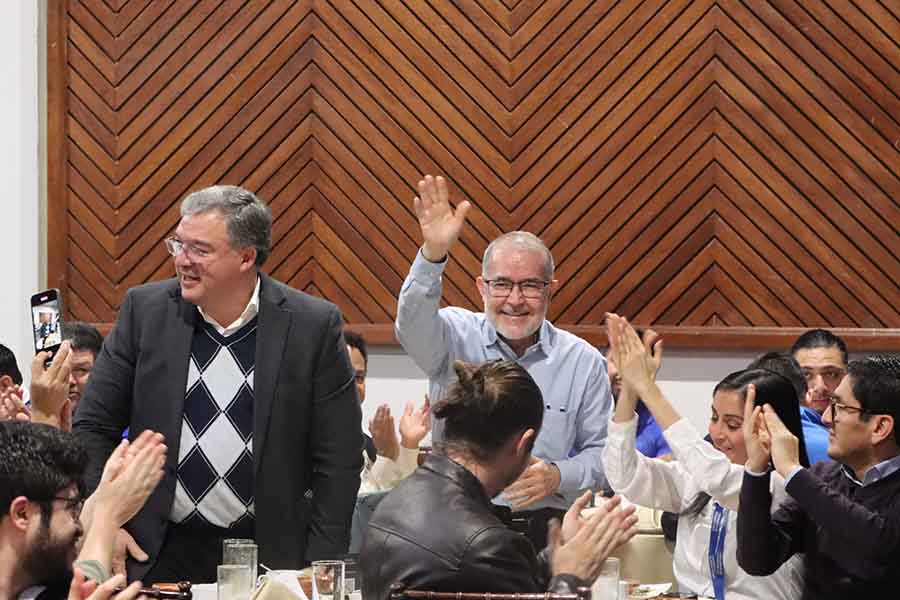 Jorge Lozano Laín y Juan Carlos García, reconocidos por su trayectoria en la bienvenida LiFE para el semestre febrero-junio 2024