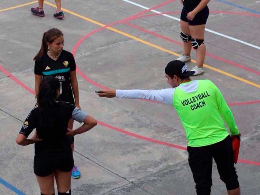 Coach del Tec Guadalajara, Juan Arana, escribió libro sobre cómo guiar a niños atletas.