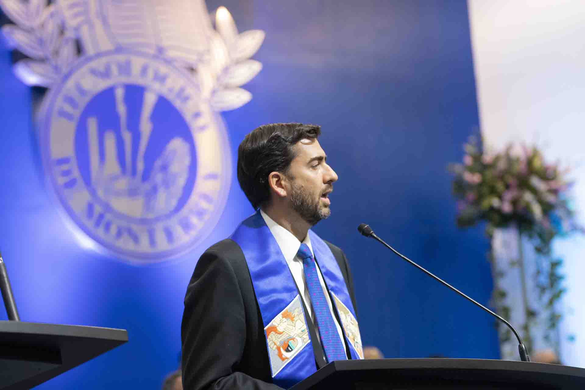 Juan Pablo Murra se dirigió a los recién graduados del campus Querétaro para aconsejarles pensar positivamente sobre el futuro y tomar la responsabilidad de construirlo.