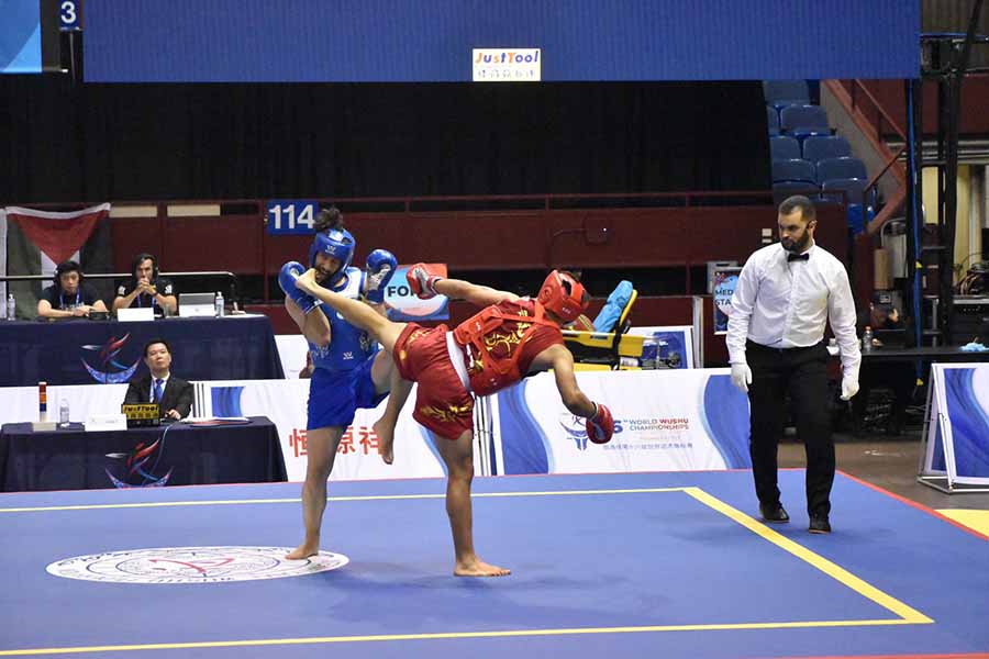 Kevin Gallardo en el mundial de wushu en Dallas, Tecas.