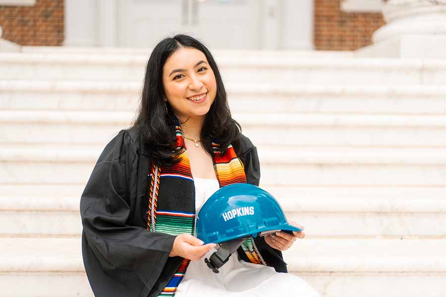 Kristen Corlay, egresada de PrepaTec Monterrey que dio un discurso de graduación en la Universidad Jonhs Hopkins.