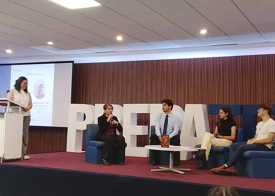 Libro para enseñar matematicas profesora Tec.