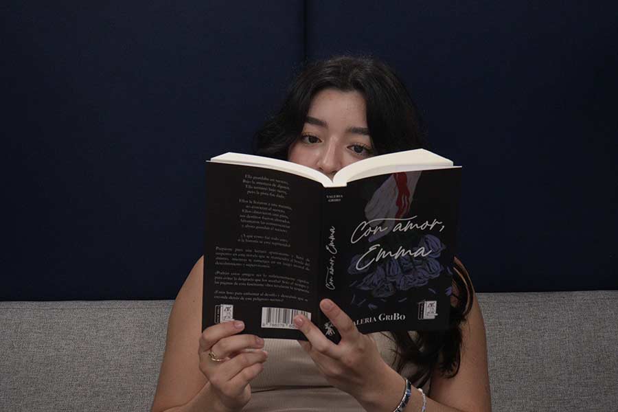 Libro Valeria Grijalva, alumna de Tec Guadalajara, publicó un libro, novela de misterio. 