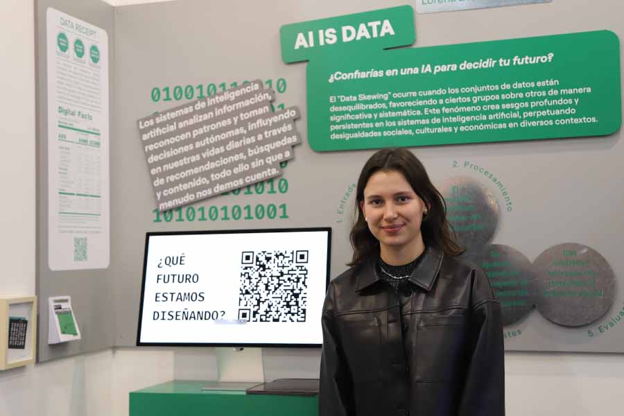 Lorena Zayas con su proyecto Ai is Data en Zona Maco 2025.