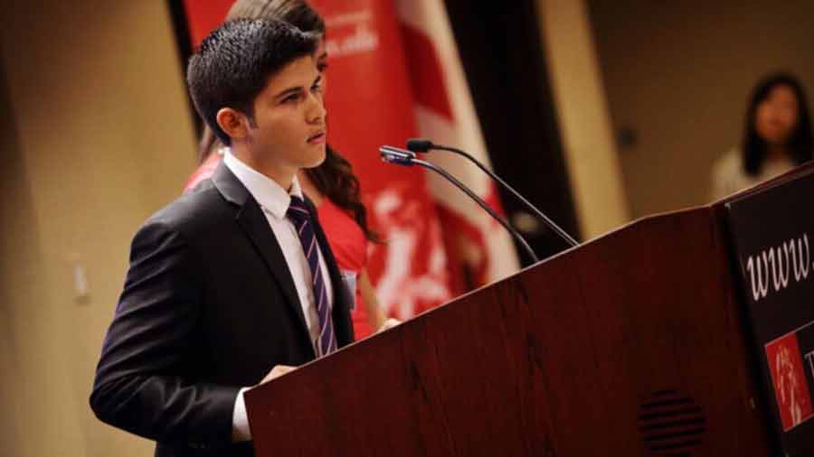 Durante su etapa de estudiante y como emprendedor, Luis comenzó a recibir algunos reconocimientos por su trayectoria y trabajo