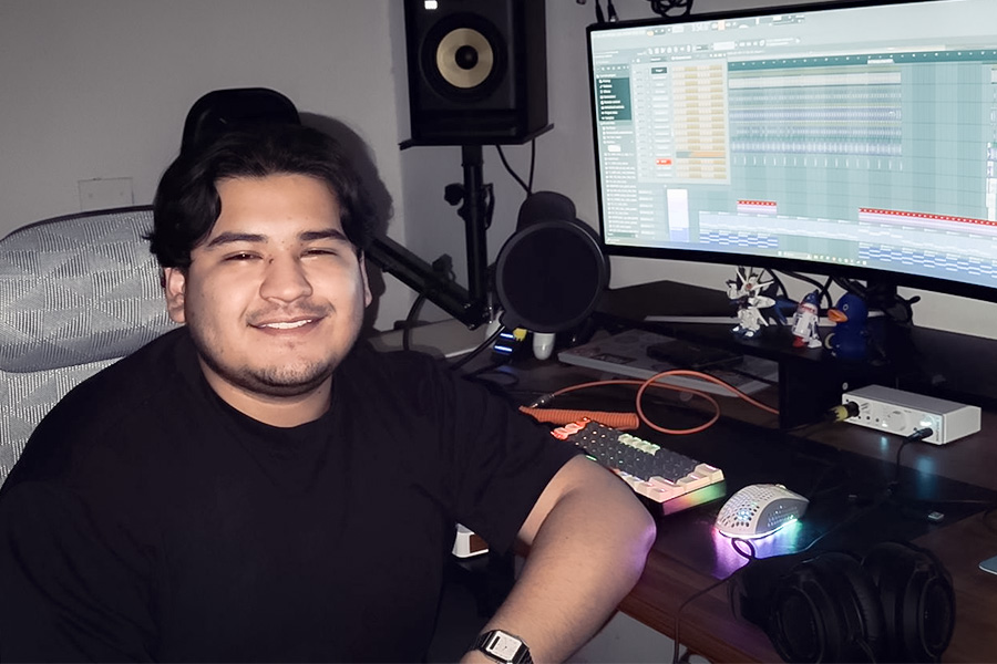 maestro de ciencias debuta con canci&oacute;n propia