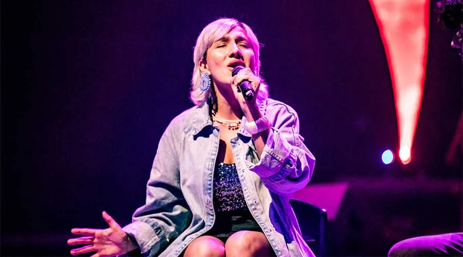 Mariana Lopez cantante de la cancion ganadora del festival de la canci&oacute;n en VibrArt de Tec campus Santa Fe