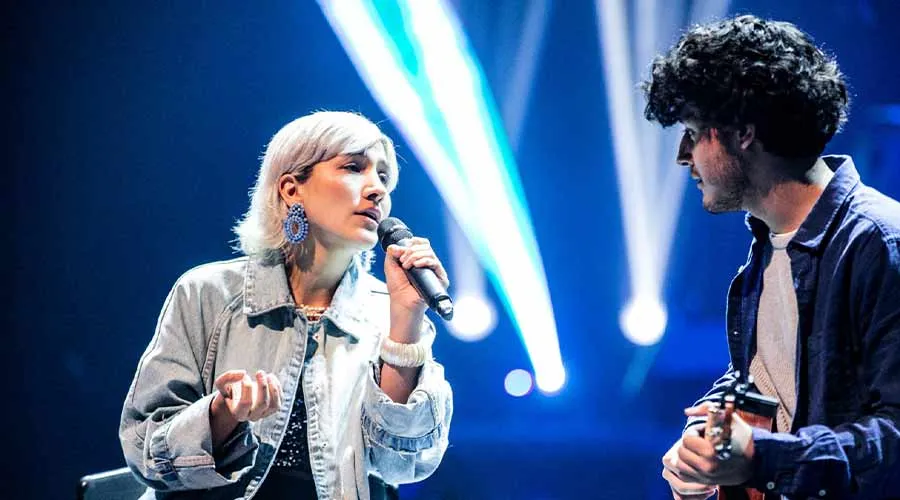 Mariana L&oacute;pez y Pablo Jordan autores y compositores de la canci&oacute;n ganadora de VibrArt de Tec campus Santa Fe