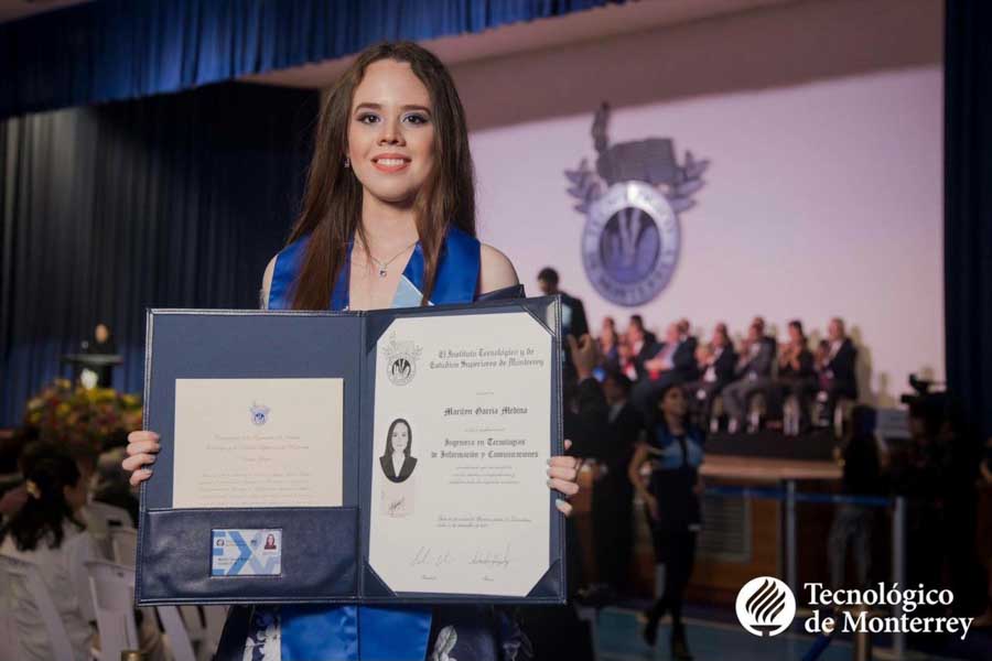 Marylin García EXATEC en su graduación Tec campus Tampico