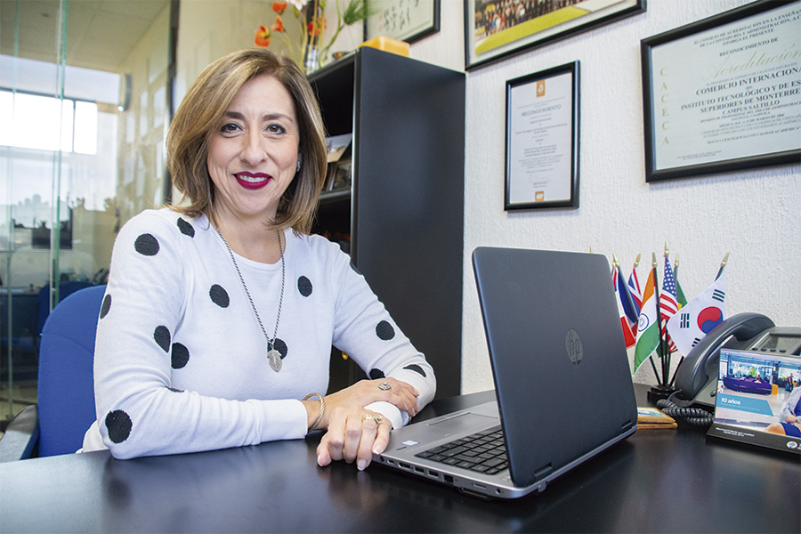 Retrato de la profesora Sandra Maycotte