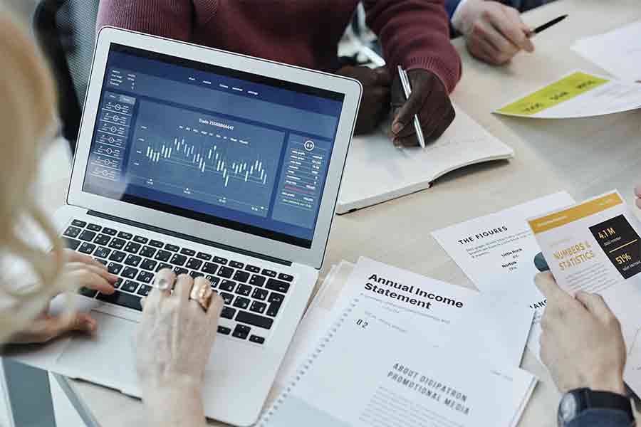 seleccionar influencers por mercado meta