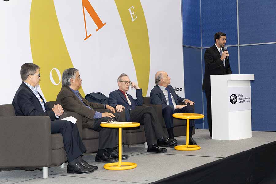 Mesa de diálogo "Gabriel Zaid y la ciudad política" realizada en la Feria del Libro del Tec. 