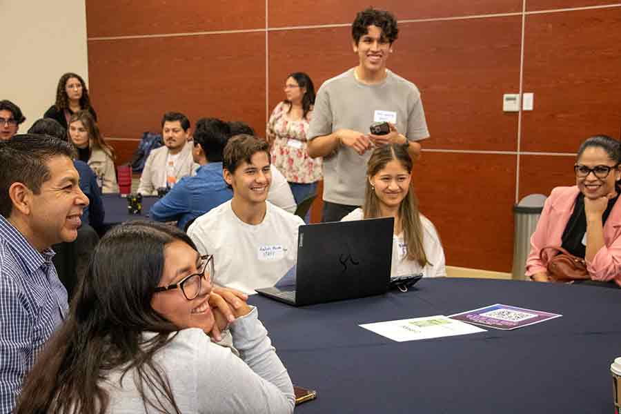 Mesas de diálogo sobre inteligencia artificial en el Tec Guadalajara. 