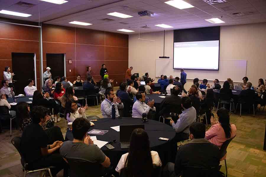 Mesas de diálogo sobre inteligencia artificial en el Tec Guadalajara. 